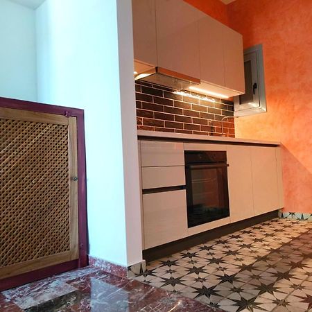 شقة Stylish Artistic Flat With View, Three Min To Metro أثينا المظهر الخارجي الصورة