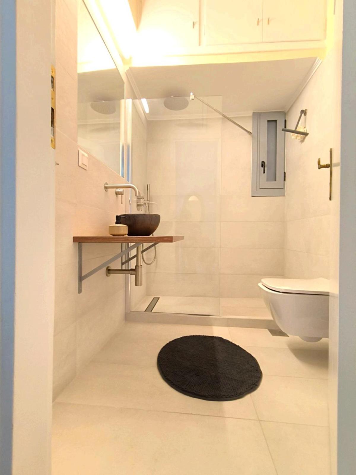 شقة Stylish Artistic Flat With View, Three Min To Metro أثينا المظهر الخارجي الصورة